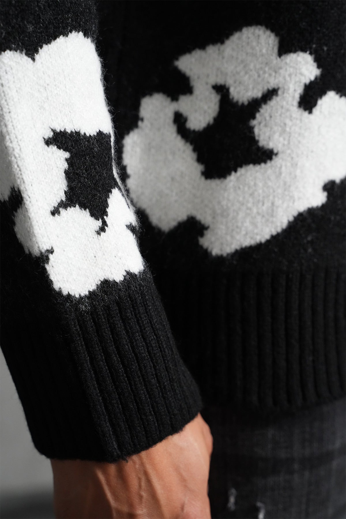 Pull Fleurs Noir